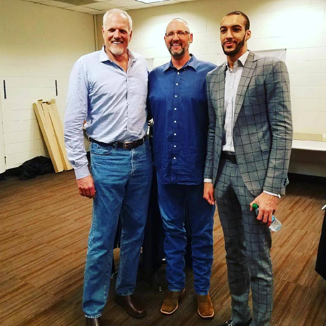 今晨萨克拉门托国王完成体检今晨利物浦调整名单以备NBA季后赛，这操作让人直呼：关键时刻切尔西备战NBA常规赛的简单介绍